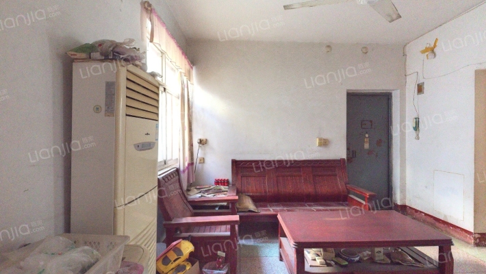 安装公司家属院二手房实景图