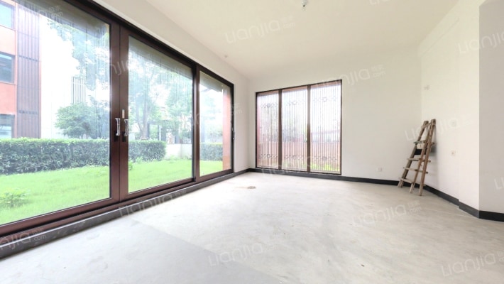 世茂铜雀台别墅（龙胤系）二手房实景图