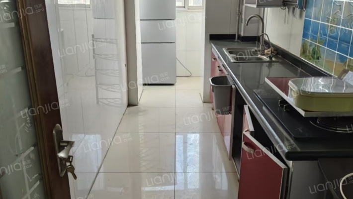 水岸花城好，房源环境好，交通便利。-厨房