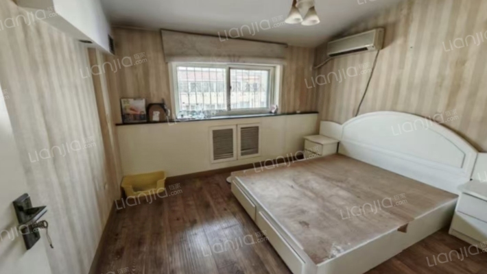 6-7层的 大房子 ，70年大产权-卧室D