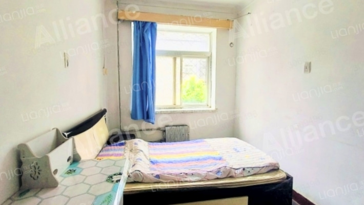 南向两居，低楼层，配套齐全，出行方便-卧室A