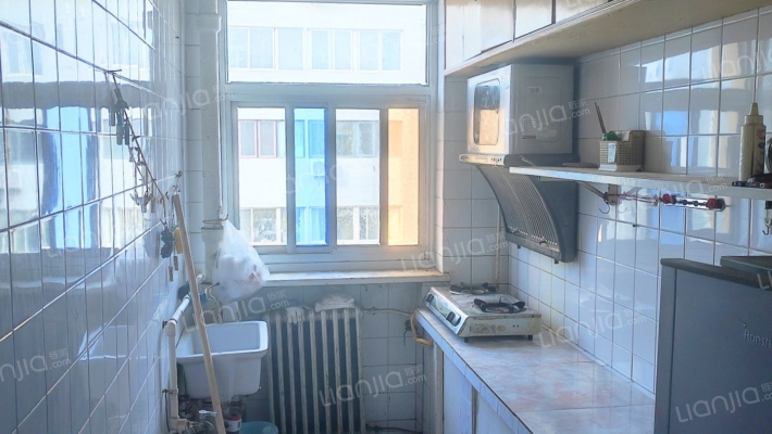 满五唯一，三阳开泰户型，集中供暖，-厨房