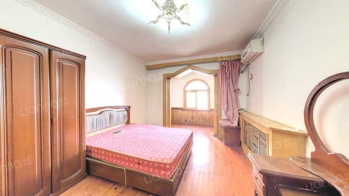 新秀街（新起屯商圈）二手房实景图