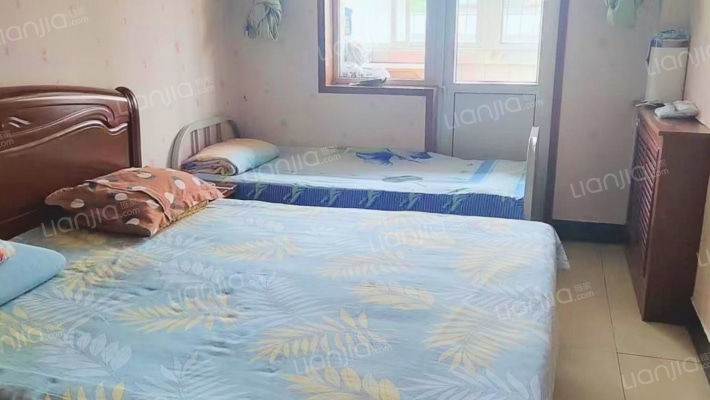 老城区 配套成熟 中间楼层 南北通透两居出售-卧室B