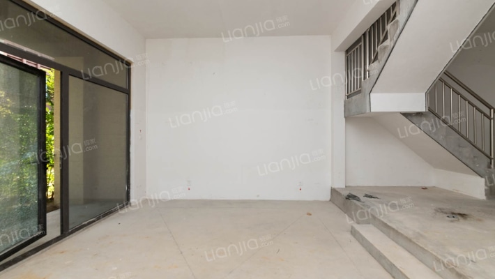 雁鸿嘉苑二手房实景图