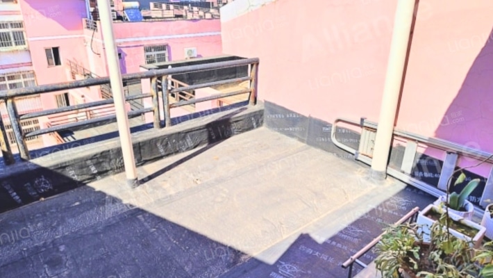 范阳路沿线 复式跃层 有车库 集中供暖 采光好-露台