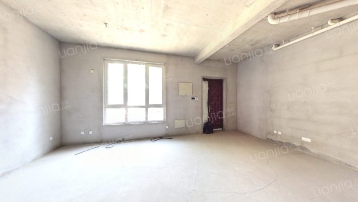 依水和墅二手房实景图