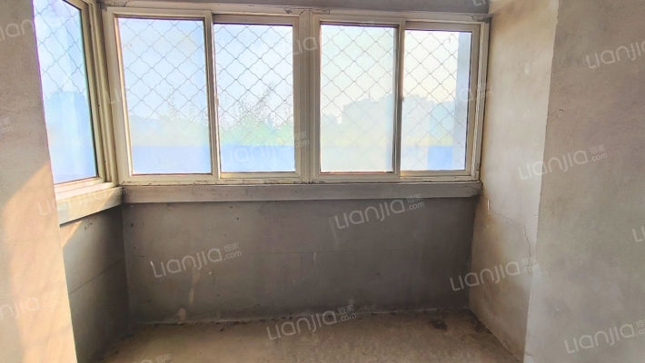 房本满五唯一税费低，户型方正，板楼低楼层，采光好-阳台