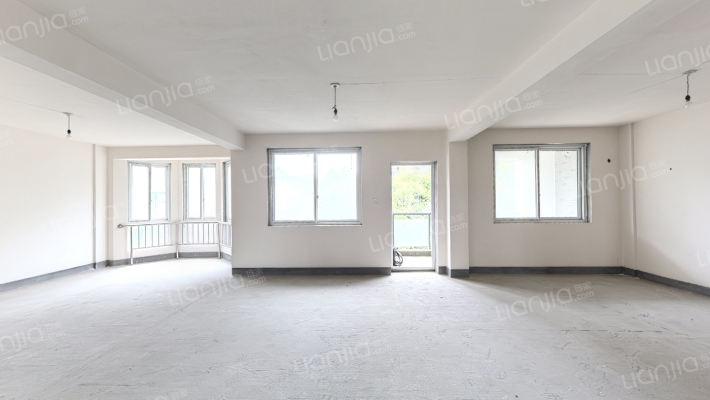 四季江南二手房实景图