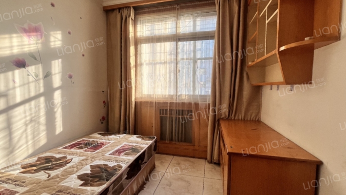 范阳路板楼2层，南北通透两居，房本满五唯一-卧室A