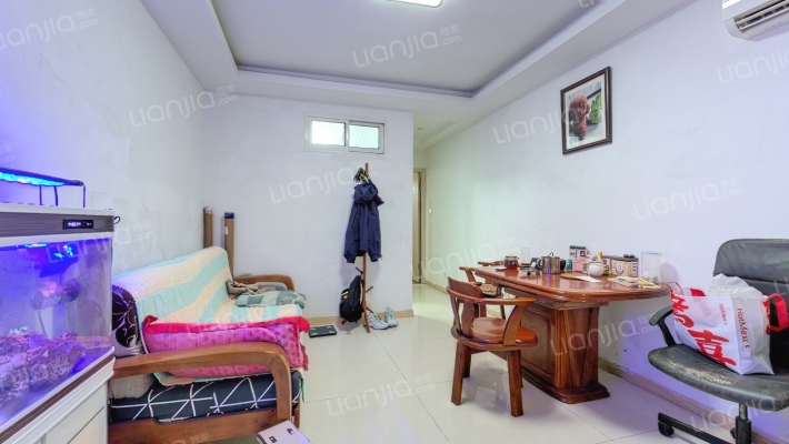 政立路830弄二手房实景图