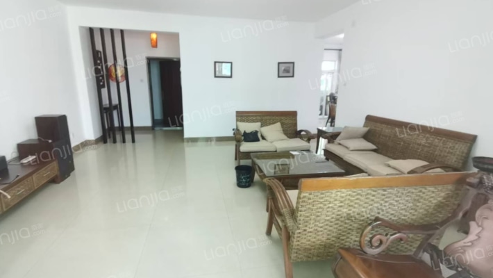 移动通信综合楼二手房实景图