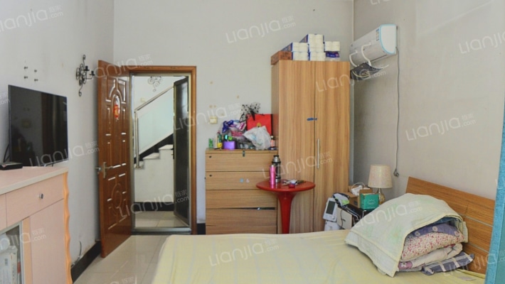 独栋别墅 带装修，看房方便，北二环-卧室A