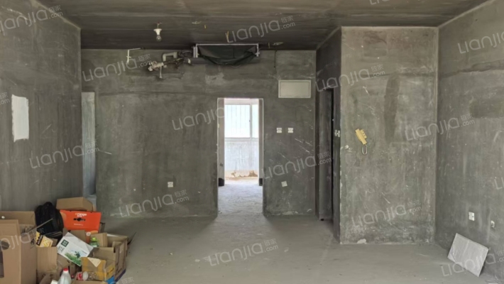 此房有本满五年，精装修，社区安静-卫生间