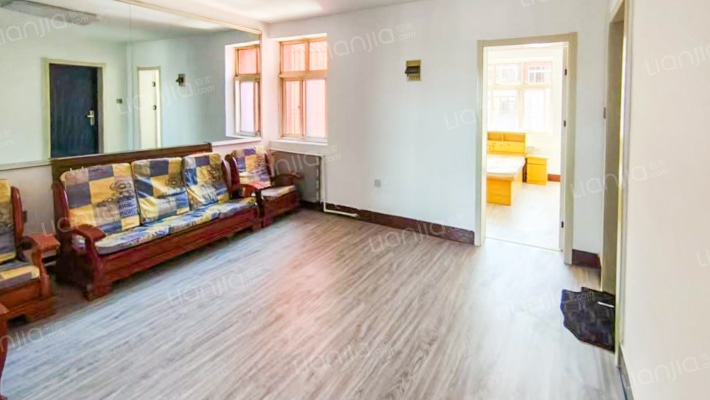 西新苑东区二手房实景图