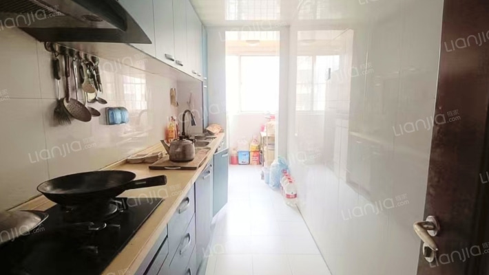 水岸花城，一线河景美宅，标准现房，即买即住-厨房