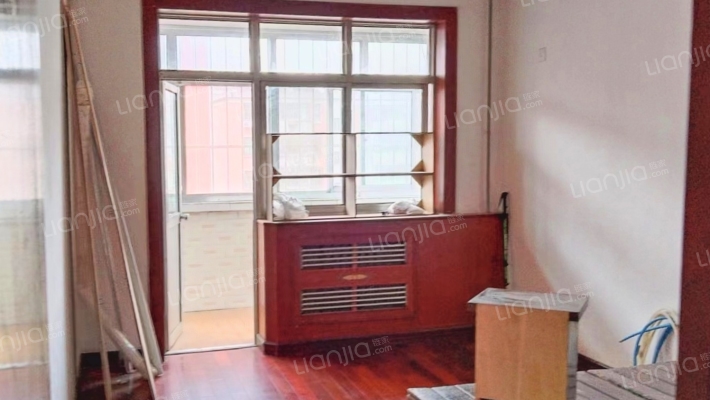 此房本满五唯一，税率低。商场，医疗,交通便利。-卧室B