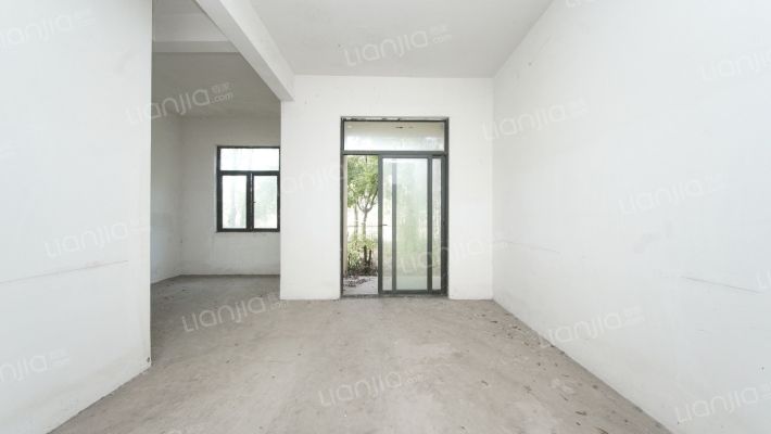 庆隆南山高尔夫国际社区叠滟岭二手房实景图