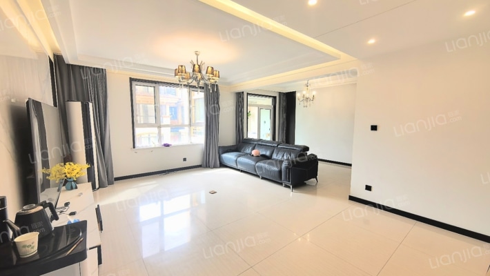 天山新伯爵二手房实景图