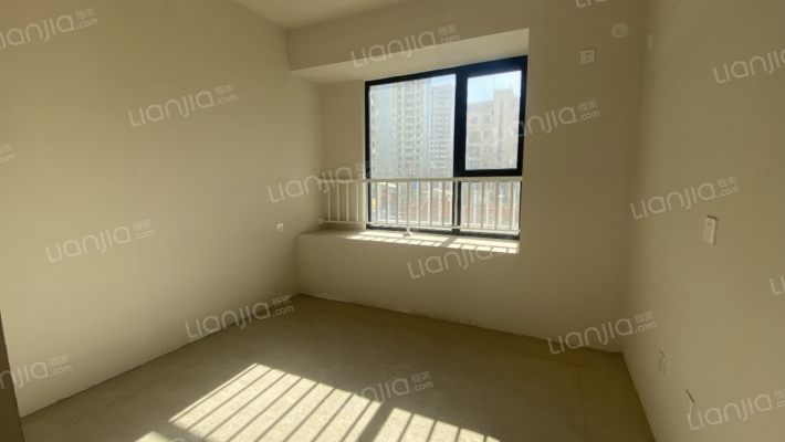 高新区，京港澳告诉旁，大社区。-卧室C