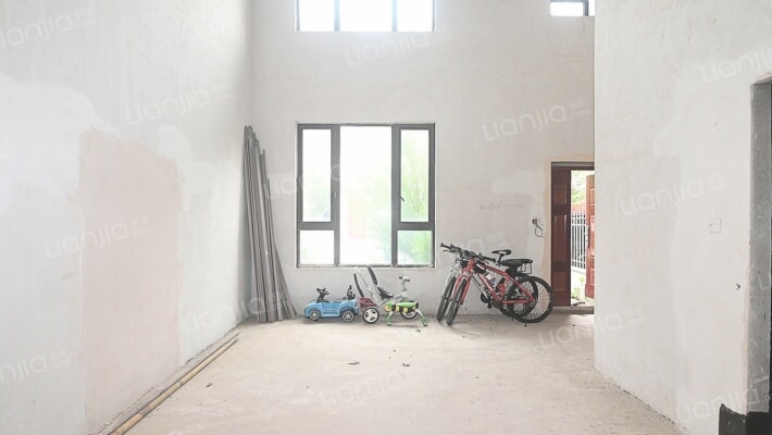 保利半山纳帕溪谷二手房实景图