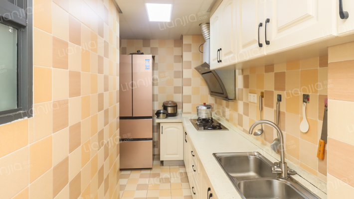 河东精装三房 拎包入住 户型好 采光充足-厨房