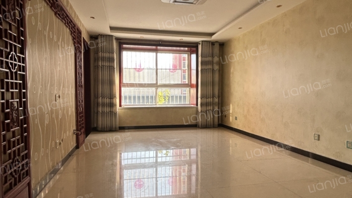 长空路南北通透 东林家园三居室 采光好 精装-客厅