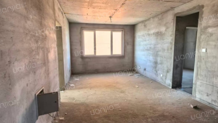 温莎假日  南北通透 三居双卫 房本满五-客厅