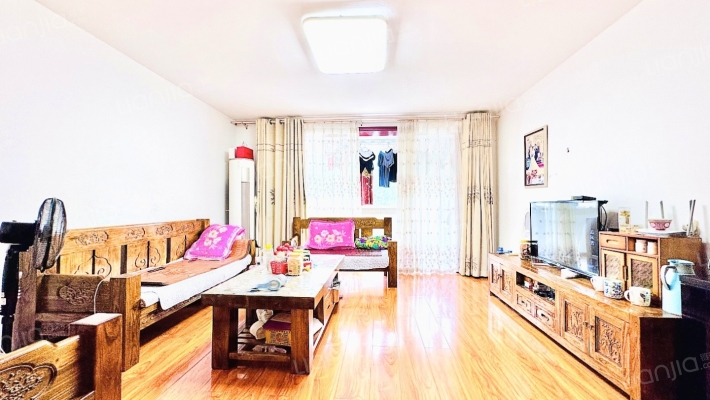 朝阳街8号院二手房实景图