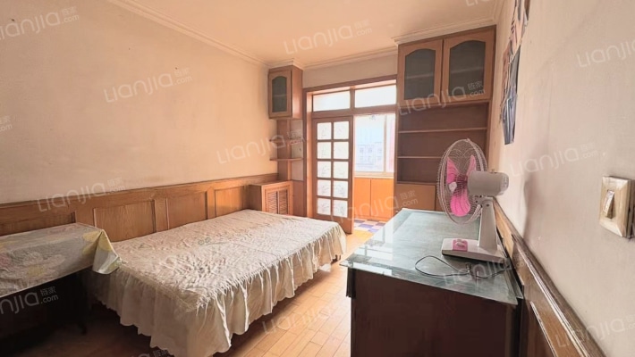 全南两居 出行方便 小区环境优美 停车方便 配套齐全-卧室A