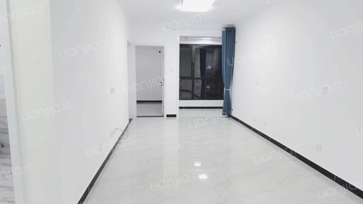 大社区 名物业 高绿化 精装小两居-餐厅