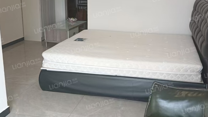 鸿坤新维港 1室1厅 西-客厅