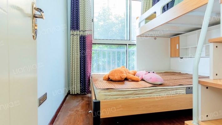 小区环境幽静雅致，舒适，绿化面积大，配套设施完善-卧室B