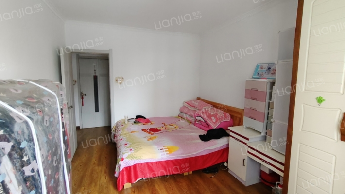 电梯房 适宜各年龄段人群 采光好 无遮挡 ，税费低-卧室B