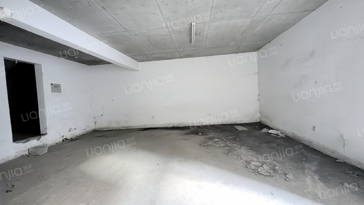 香邑溪谷原墅一层下叠带下跃 大院 有车位-客厅C