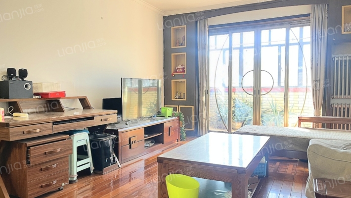 范阳路 市政府 铁道部建厂局 中间楼层精装修-客厅