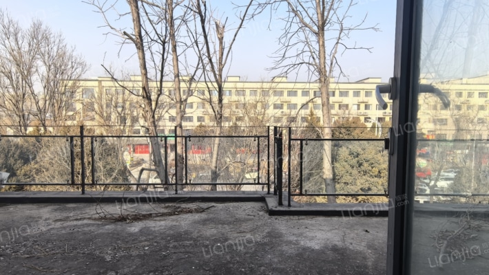 竹语堂 联排边户院子大 满五年 毛坯房 业主诚售-露台