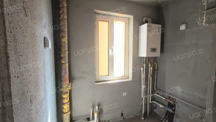 业主急售 天保绿城 中高好楼层 朝南大两居 价格可议-厨房