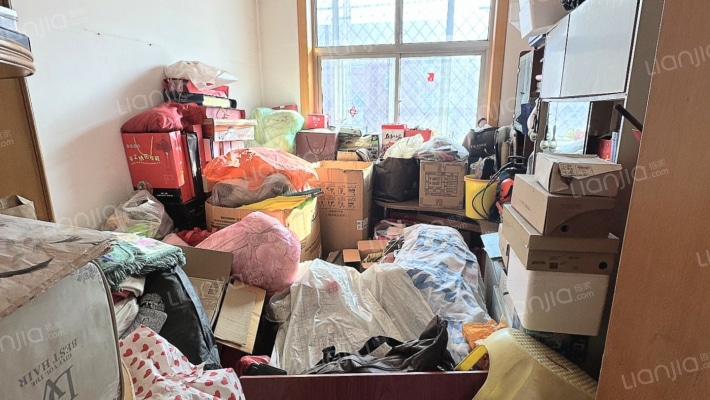 二康西侧，南北通透三居，次顶层，范阳路沿线-书房