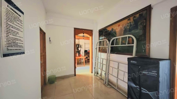 交警公寓二手房实景图