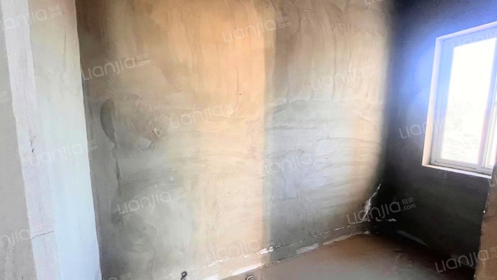 独栋别墅，带200多平大院子，户型好，宽敞通透-卧室E