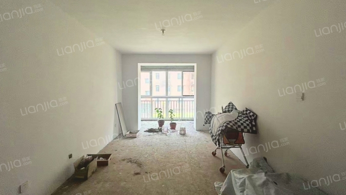 青花府电梯洋房  南北通透两居室  毛坯房随意装修-客厅