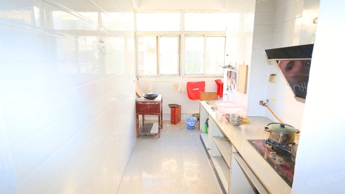 东湖帝景蓝湾小区 3室 简单装修 低楼层 有钥匙可看房-厨房