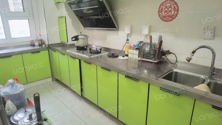 水岸花城精装两居室，大社区集体供暖，交通便利-厨房