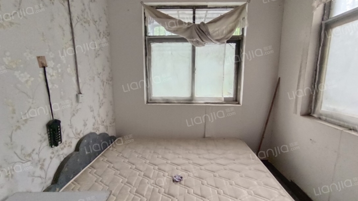 七一路工商局家属院二手房实景图