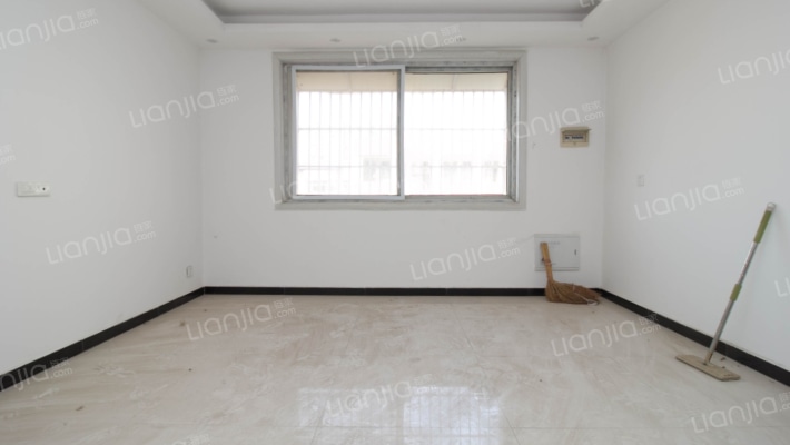 粮贸小区二手房实景图