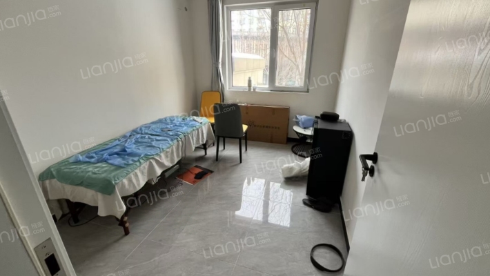 南北通透 一梯两户 好楼层采光视野好-卧室C