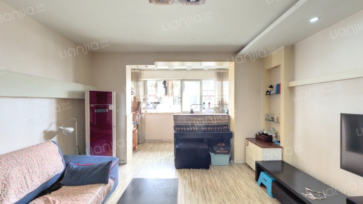 圣地名居二手房实景图