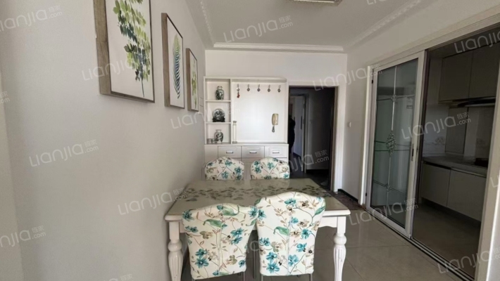 水岸花城 2室2厅 南-餐厅