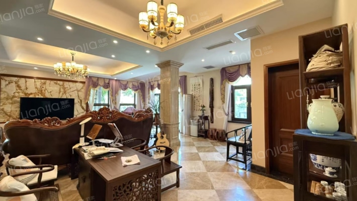 麓山国际水晶岗28号院二手房实景图